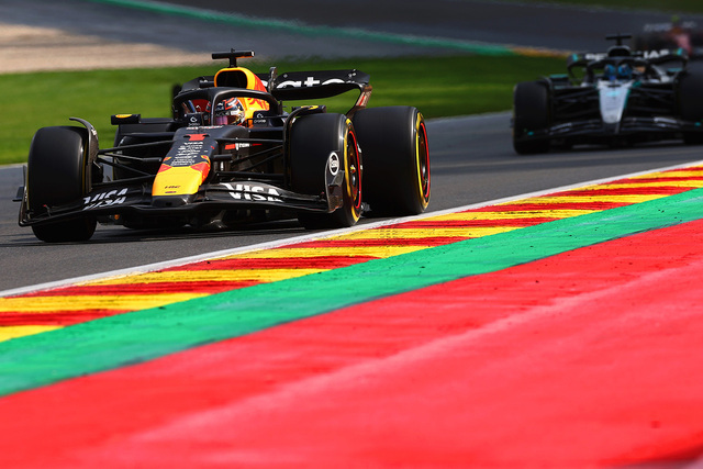2025年F1ベルギーGP：フェルスタッペンのエンジン交換とセンサー問題の真相