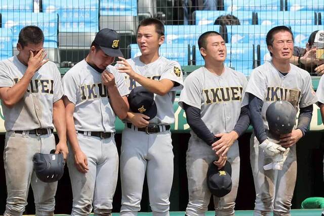 甲子園での感動の瞬間：仙台育英の吉川陽大投手のスポーツマンシップに涙