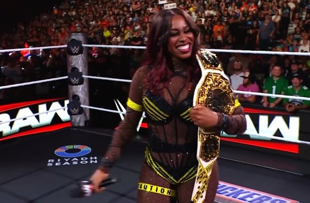 【WWE RAW】ナオミが妊娠発表！ヒールレスラーの決意と熱狂ファンの『CAUTIONコスプレ』が物語る新時代